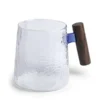 glasbecher mit holzgriff
