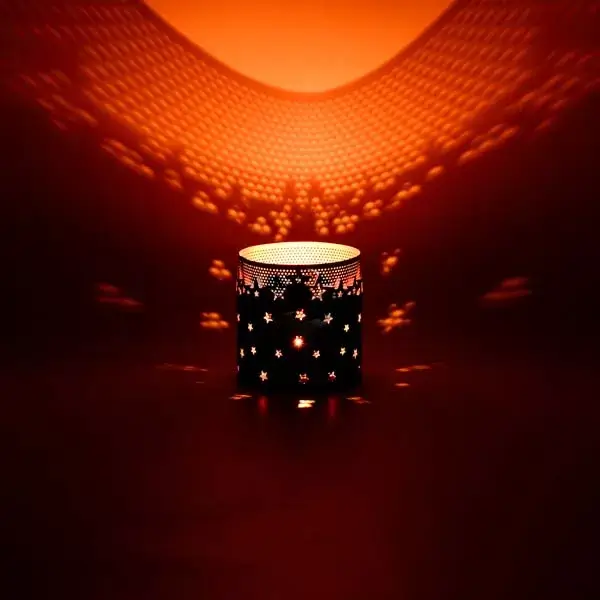 Himmlisches Windlicht mit Sternenmotiv "Stella-Luzia" – Bild 2