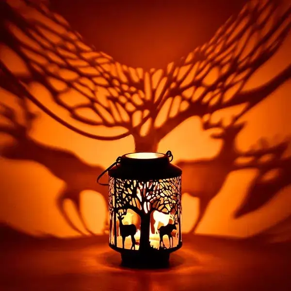 Stimmungsvolle Laterne mit Waldtieren in Goldoptik "Nature-Lia" – Bild 3